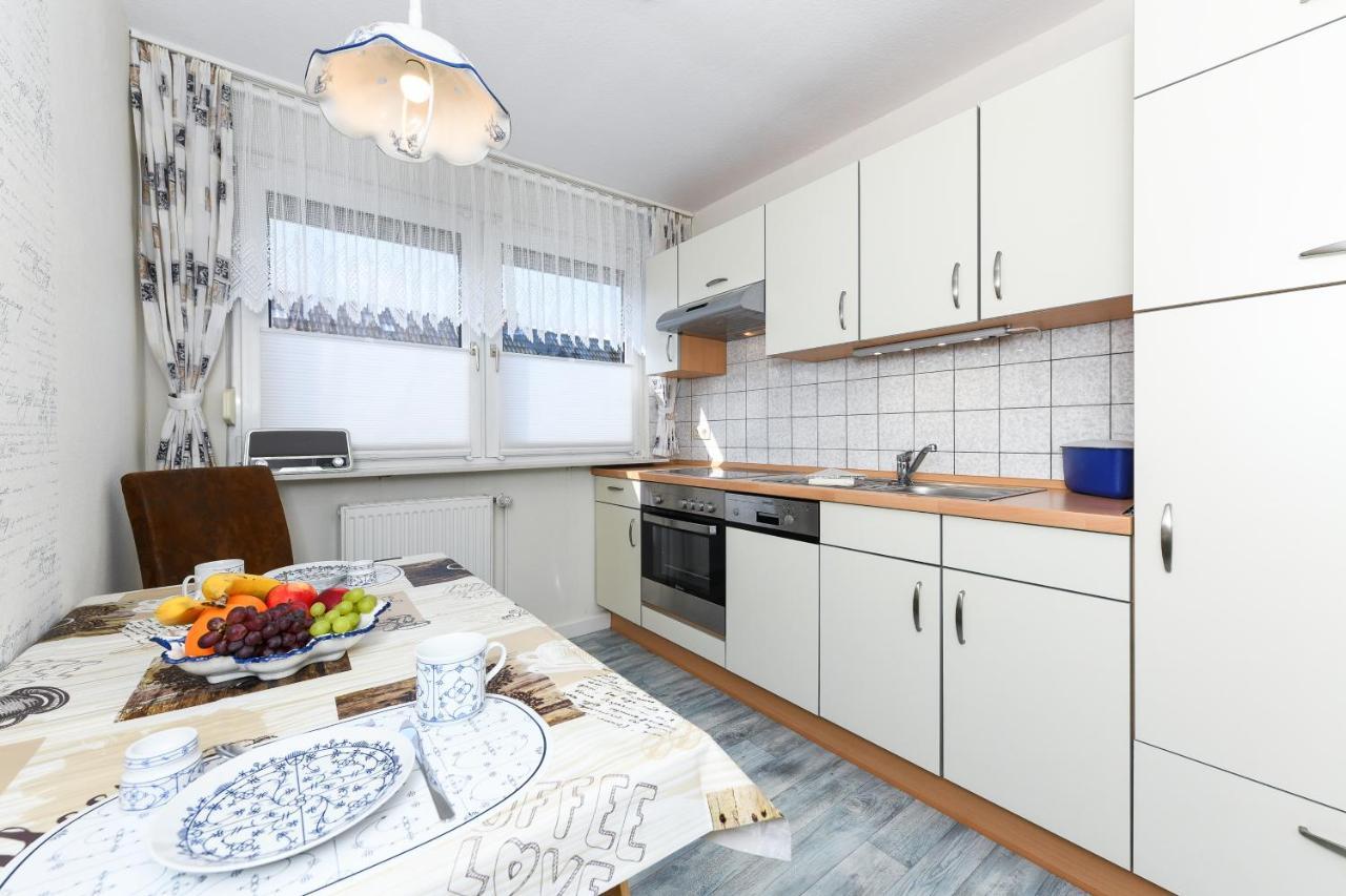 Ferienwohnung Im Haus Weinstock Esens Exterior foto