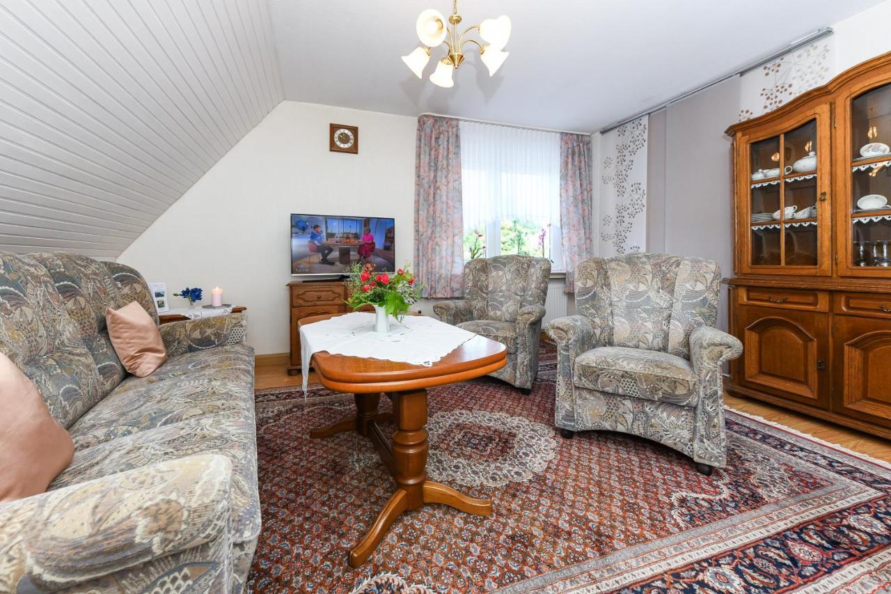 Ferienwohnung Im Haus Weinstock Esens Exterior foto